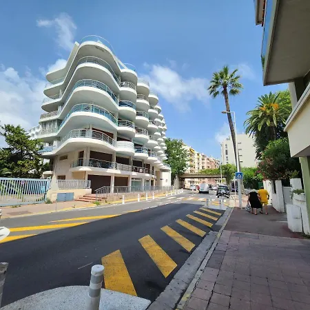 Апартаменты Meuble Climatise Centre Vue